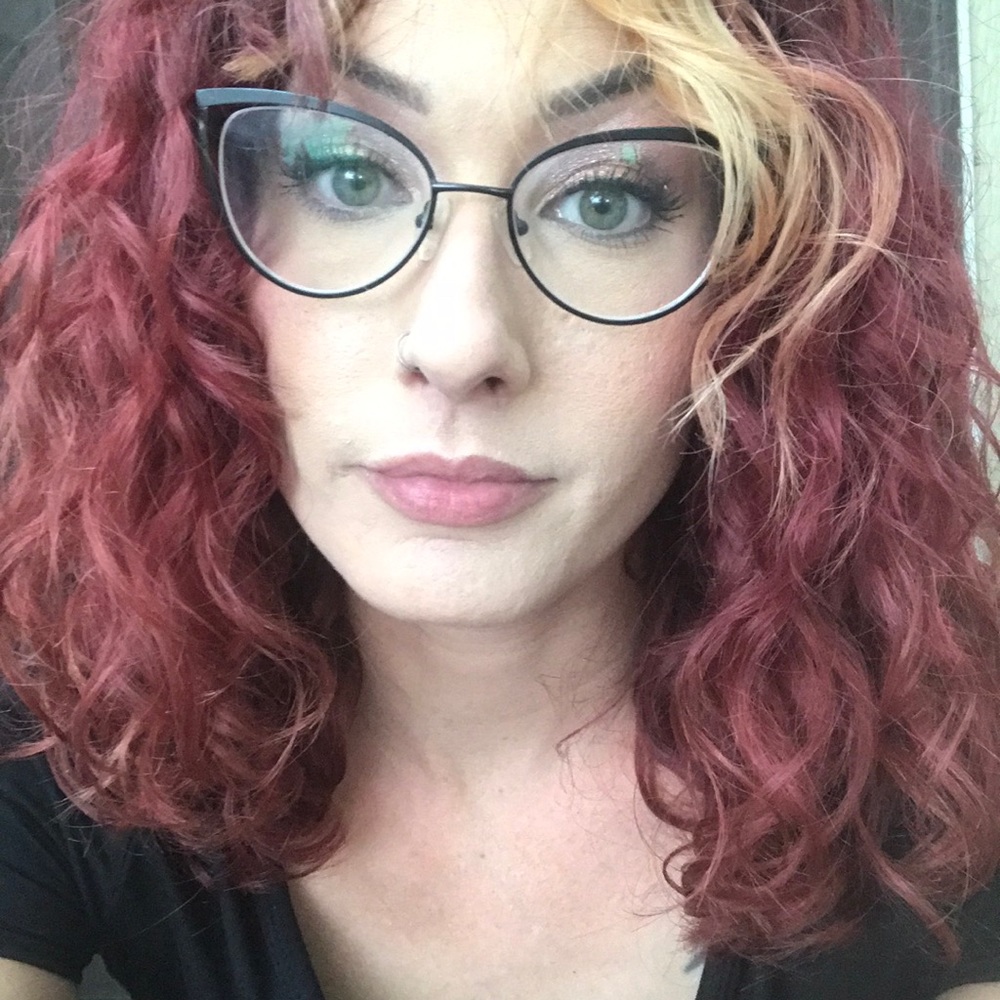 Meet your Posher, Lara